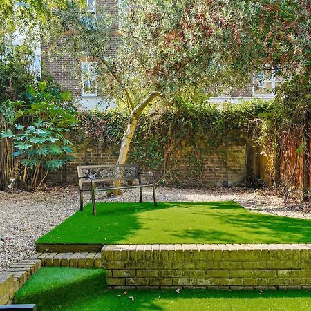 3 Bedroom Mews Home - Clapham Common - Free Private Parking - Sleeps 5 - Newly Refurbished - Sweetpea & Pillow Properties Лондон Экстерьер фото