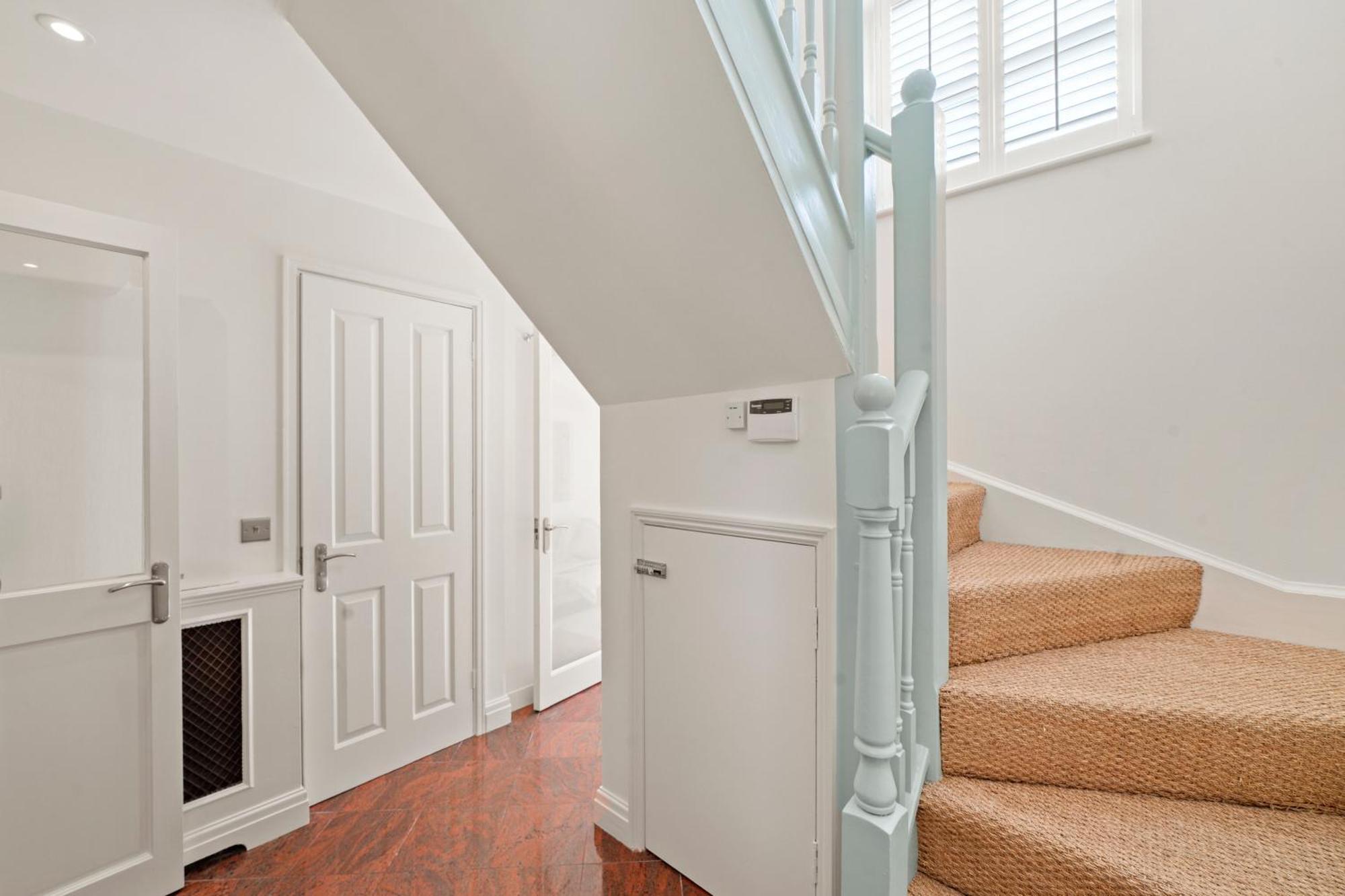 3 Bedroom Mews Home - Clapham Common - Free Private Parking - Sleeps 5 - Newly Refurbished - Sweetpea & Pillow Properties Лондон Экстерьер фото